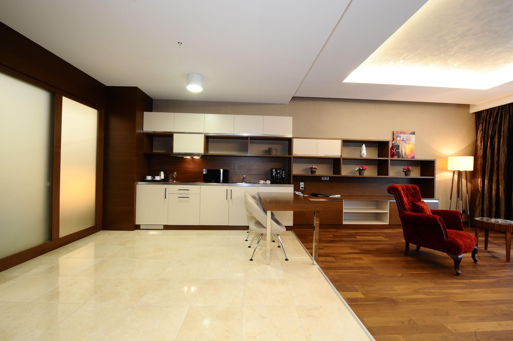 Ramada By Wyndham 4*