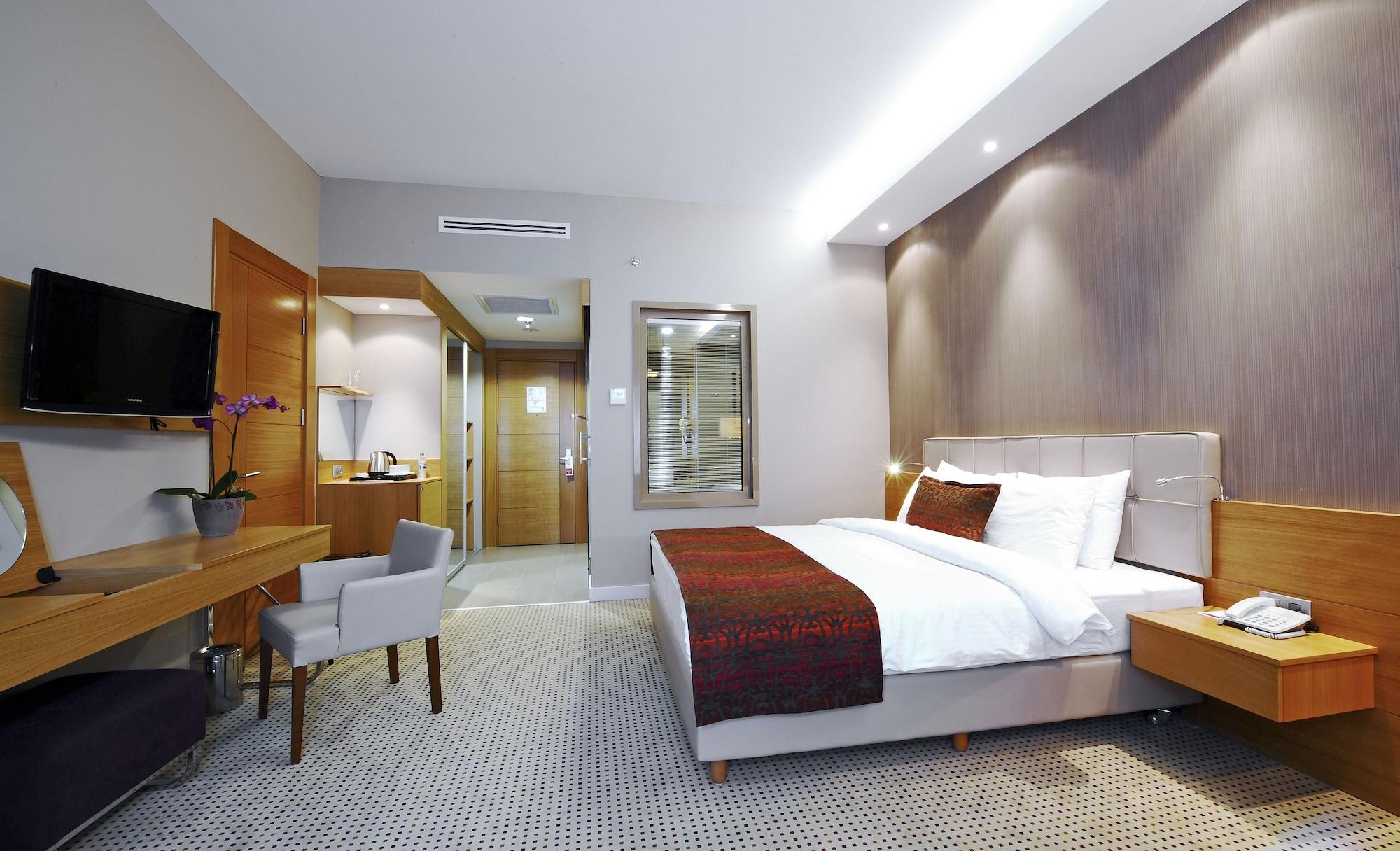 Ramada By Wyndham 4*