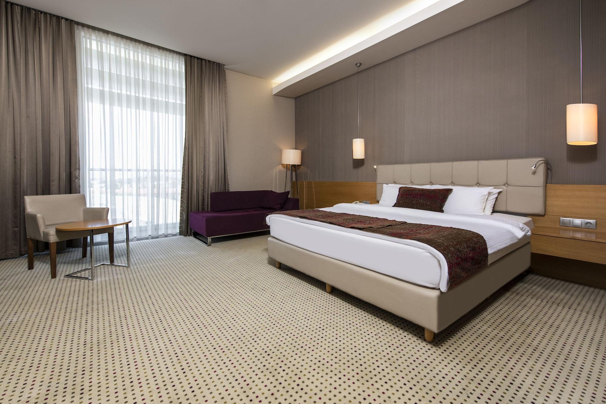 Hotel Ramada By Wyndham 4*